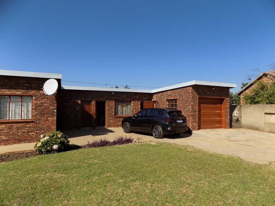 3 Bedroom Property for Sale in Tshing North West